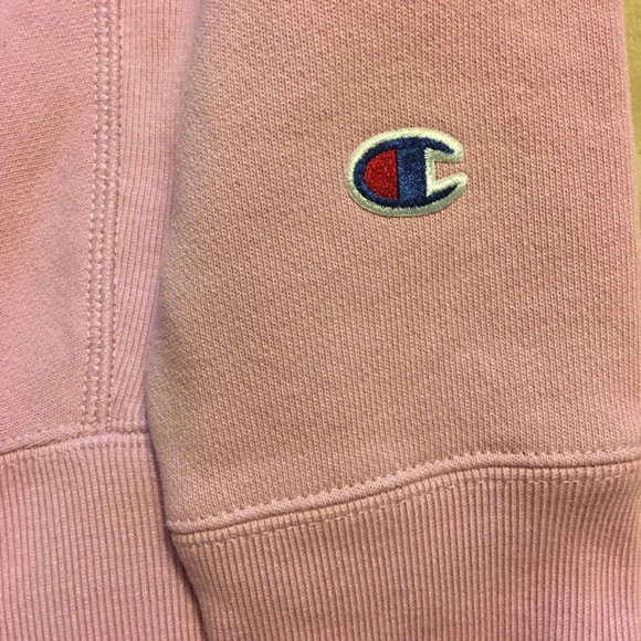 Lavender Champion Crewneck - Picture 3 of 4